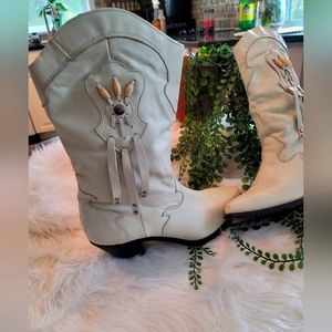 Vintage White Leather Cowgirl Boots